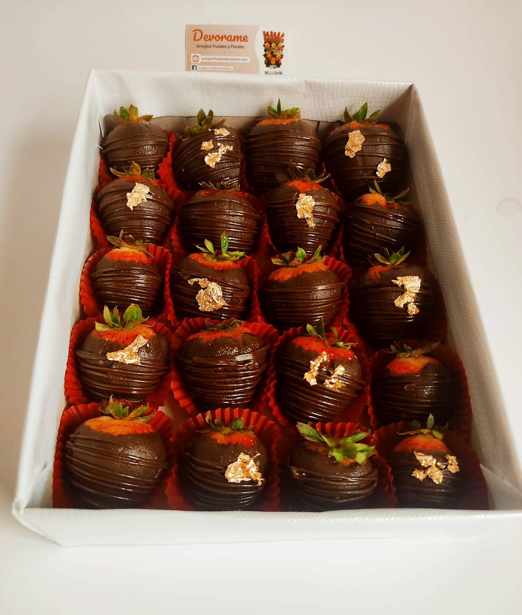 Arreglo frutal Fresas con chocolate devorame