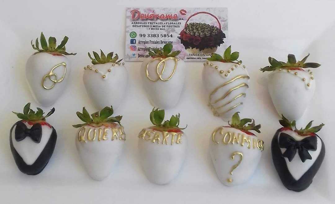 Arreglo frutal Fresas con chocolate devorame