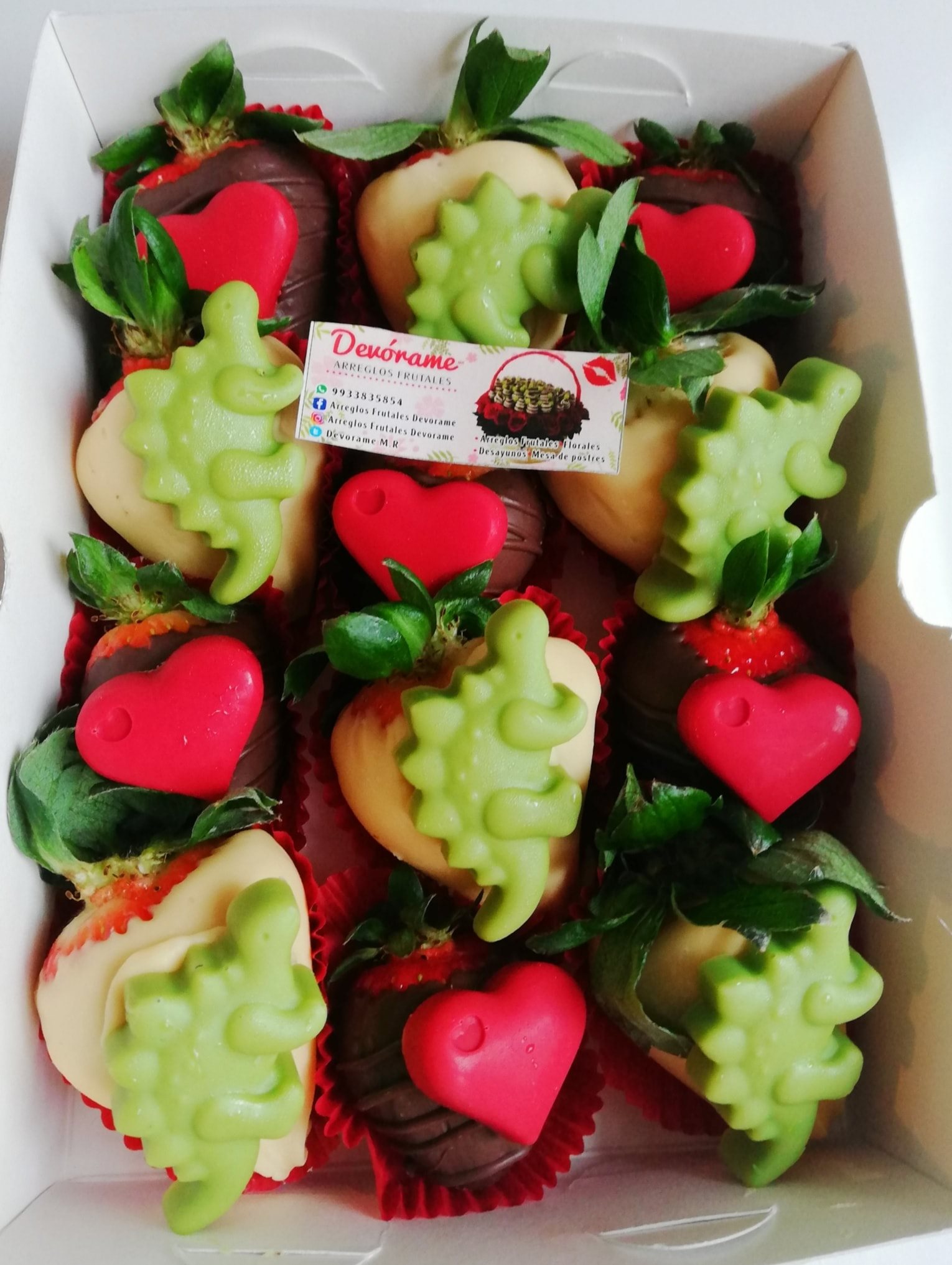 Arreglo frutal Fresas con chocolate devorame