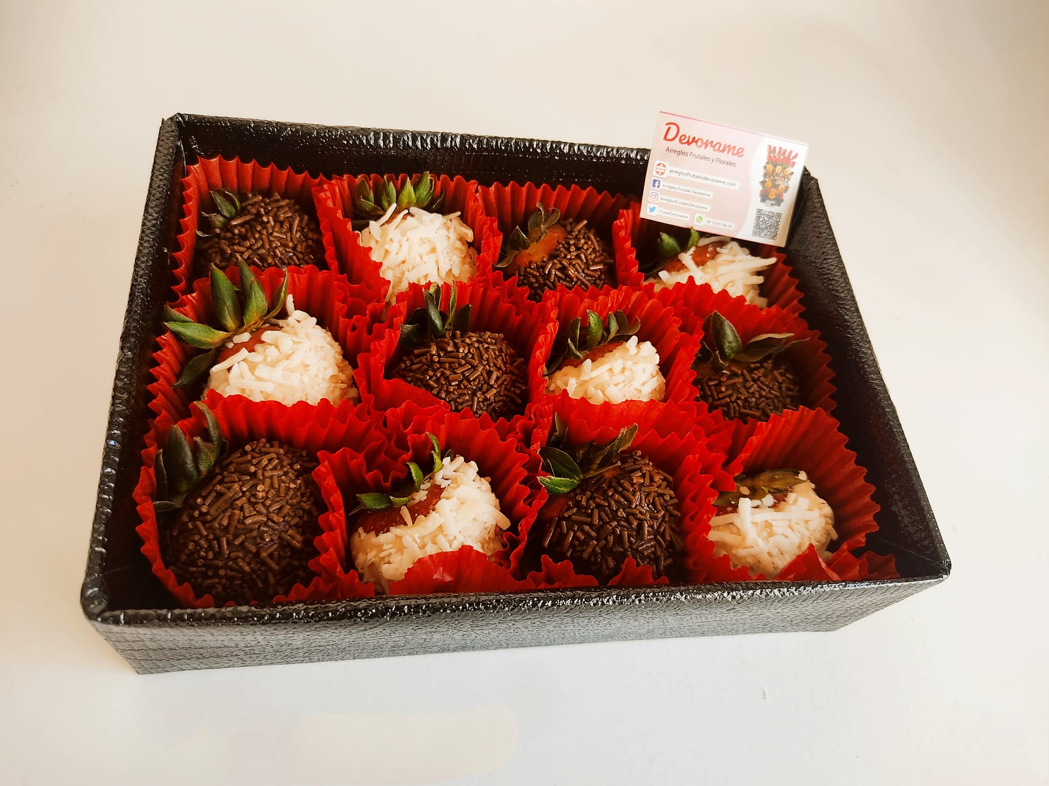 Arreglo frutal Fresas con chocolate devorame