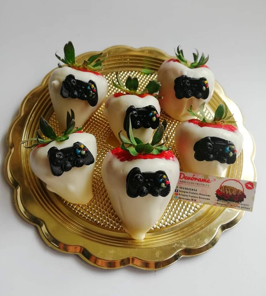 Arreglo frutal Fresas con chocolate devorame