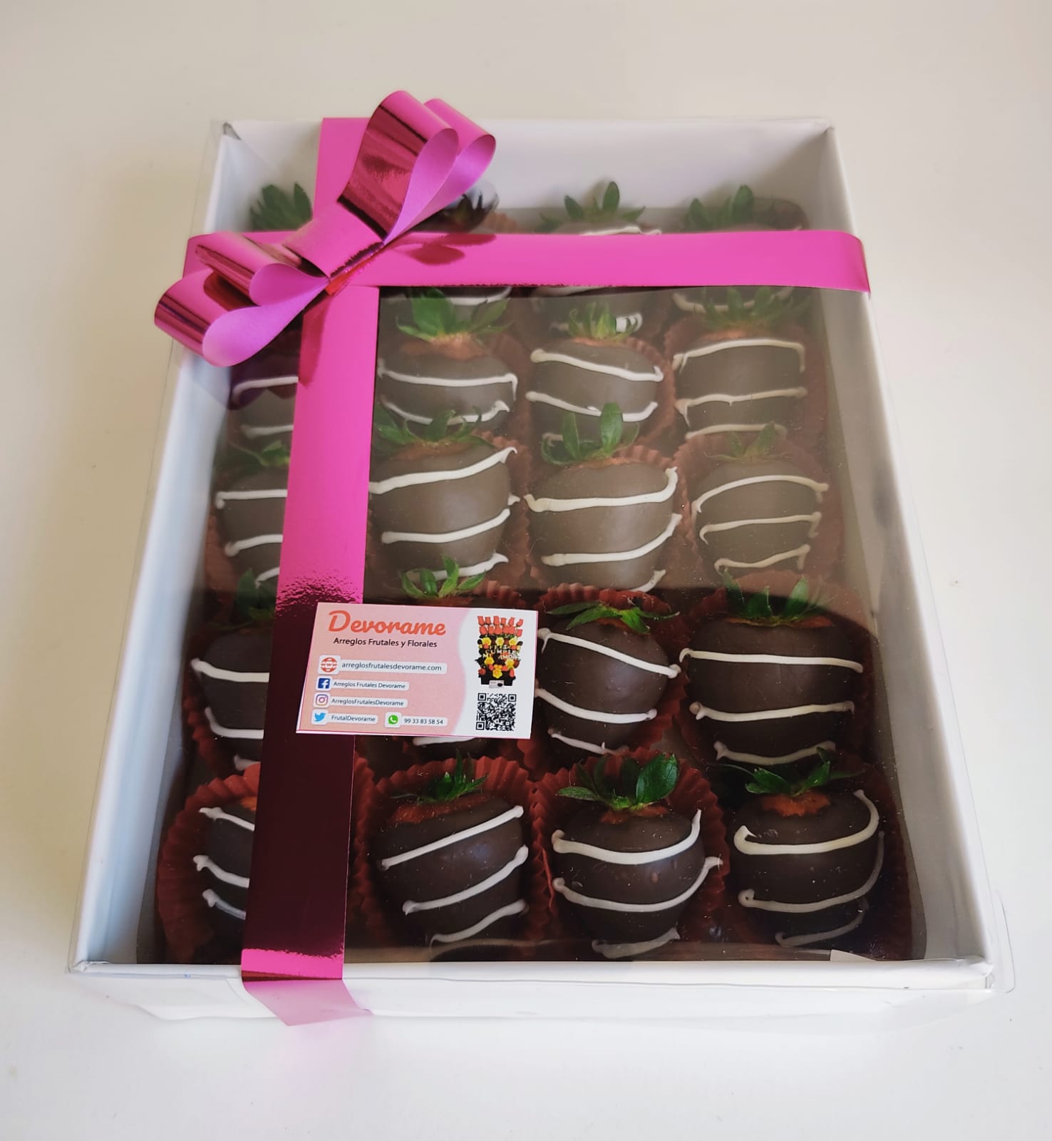 Arreglo frutal Fresas con chocolate. devorame
