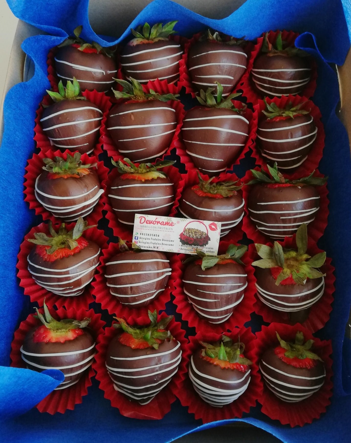 Arreglo frutal Fresas con chocolate devorame