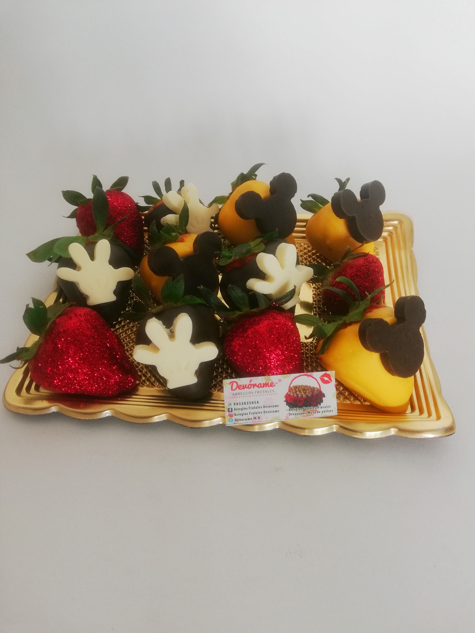 Arreglo frutal Fresa Mickey Mouse devorame