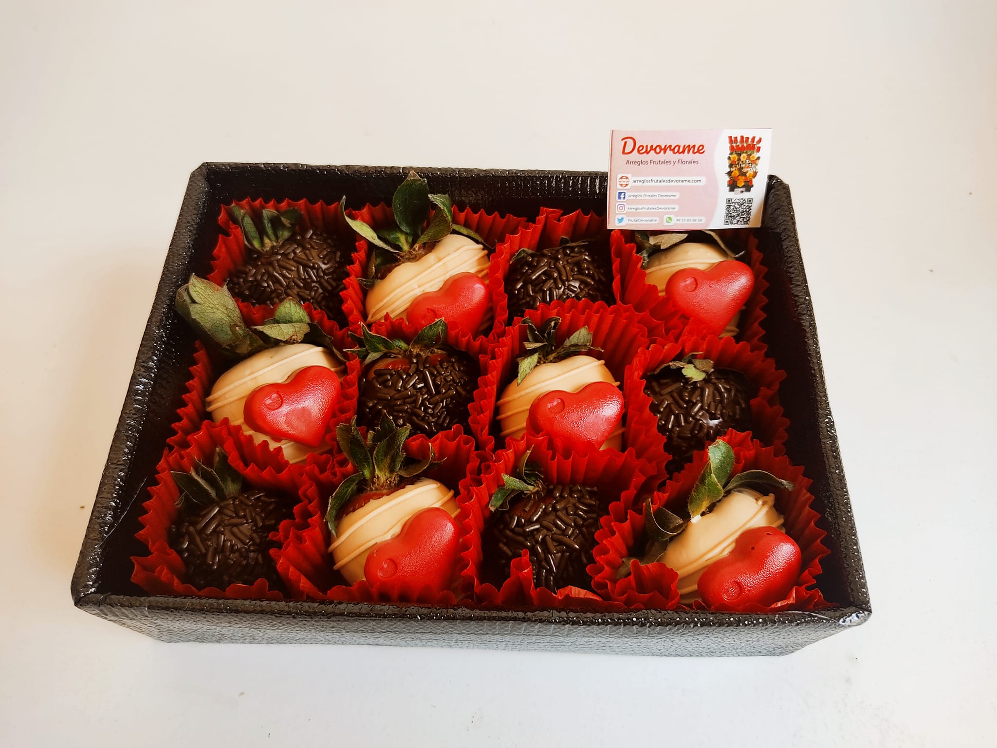 Arreglo frutal Fresas con chocolate devorame