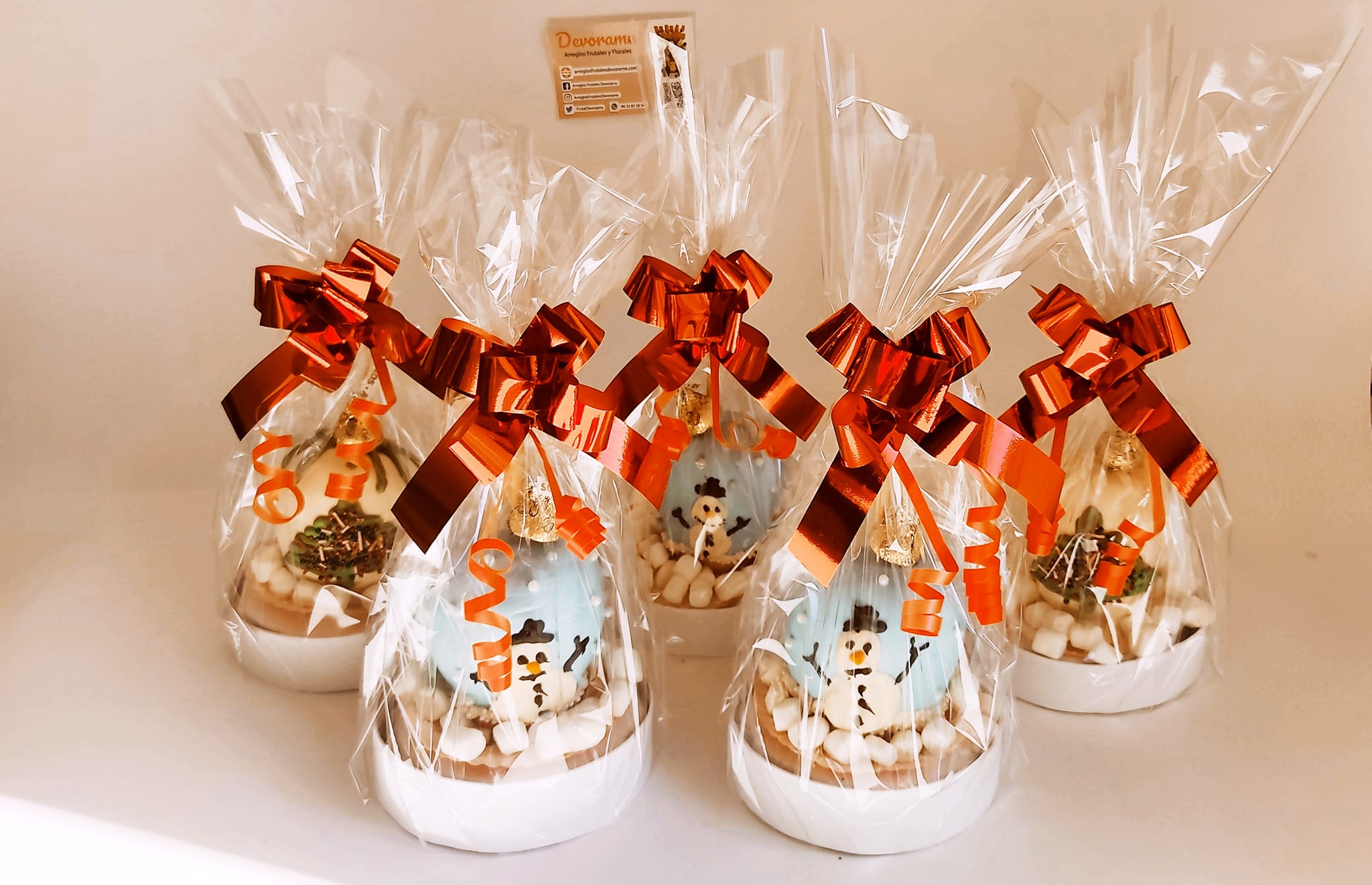 Arreglo frutal Manzanas navideñas con Kisses : 5 pzs devorame