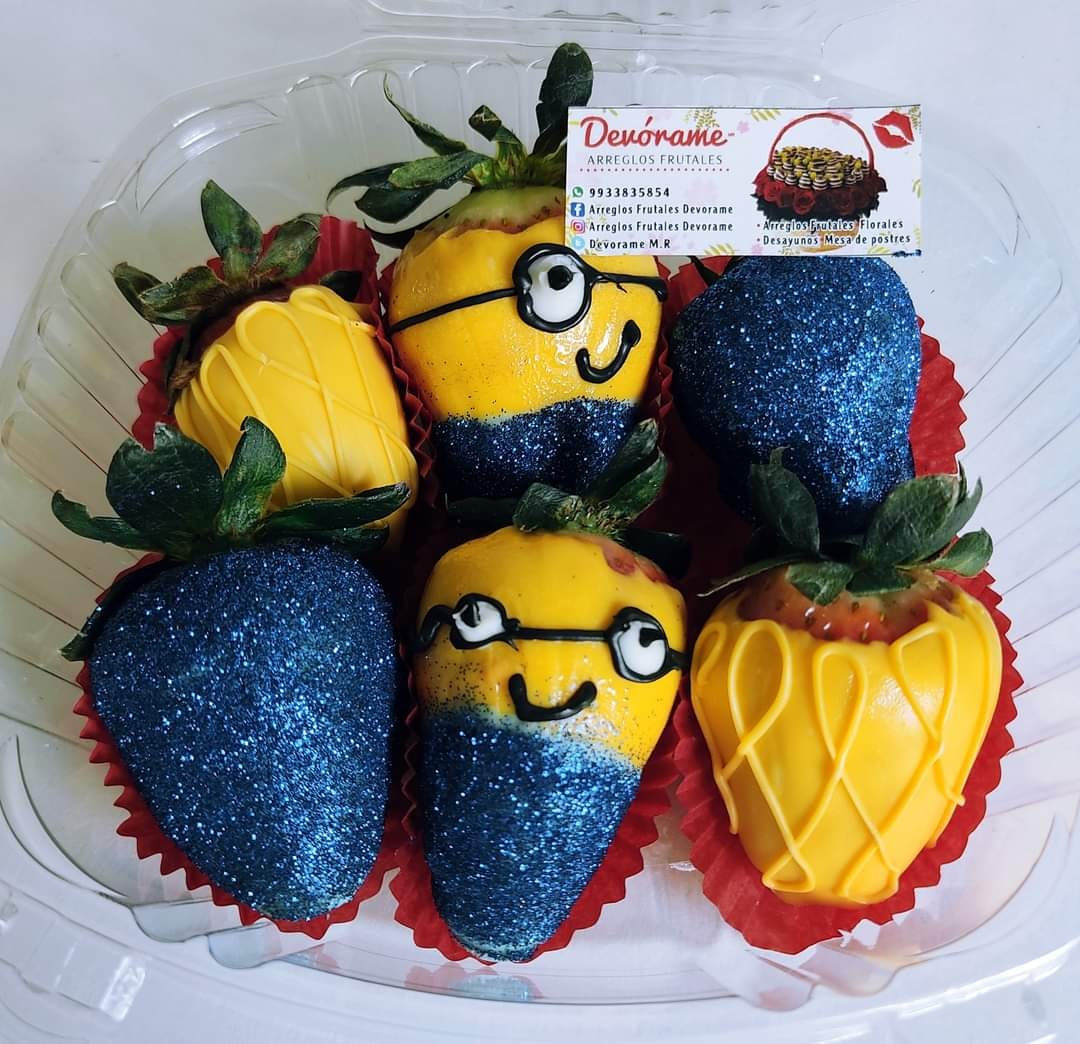 Arreglo frutal Fresas con chocolate devorame